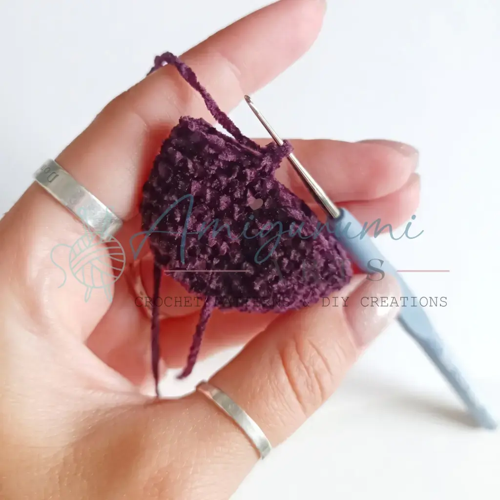 chicken amigurumi crochet project crochet project detail 6