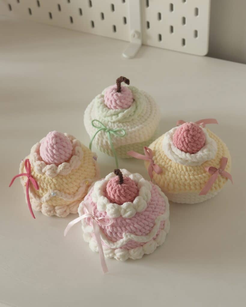 crochet birthday cake pattern - featured image