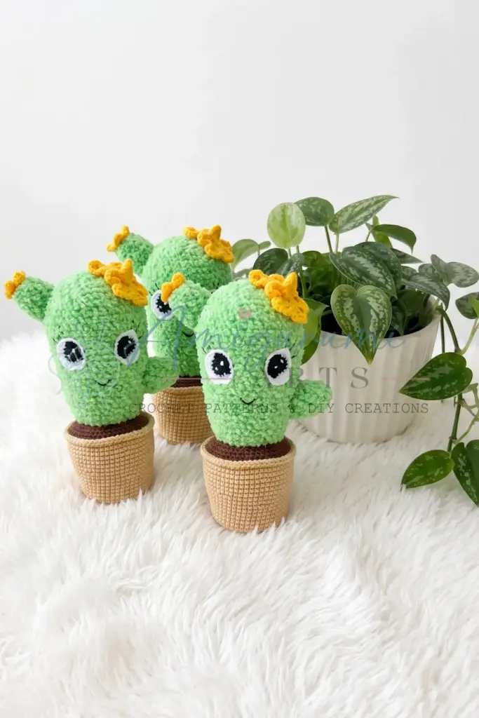 crochet cactus amigurumi - featured image
