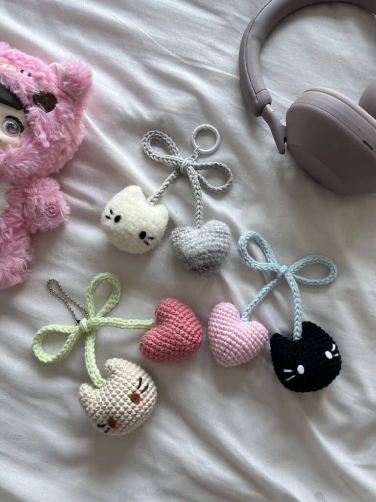 crochet keychain pattern - featured image