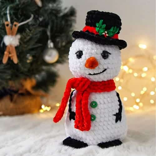 crochet snowman amigurumi - featured image