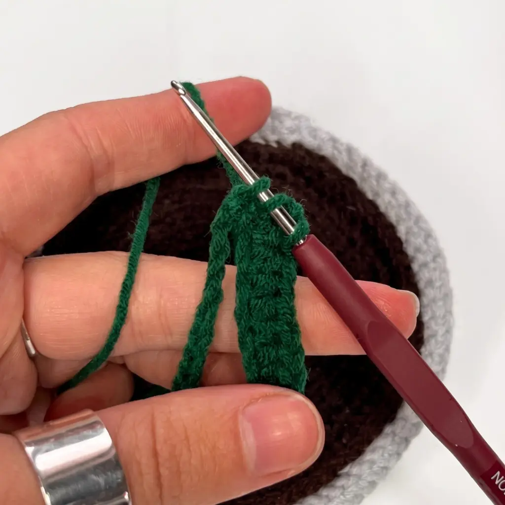 curly flower amigurumi pot crochet project crochet project detail 11