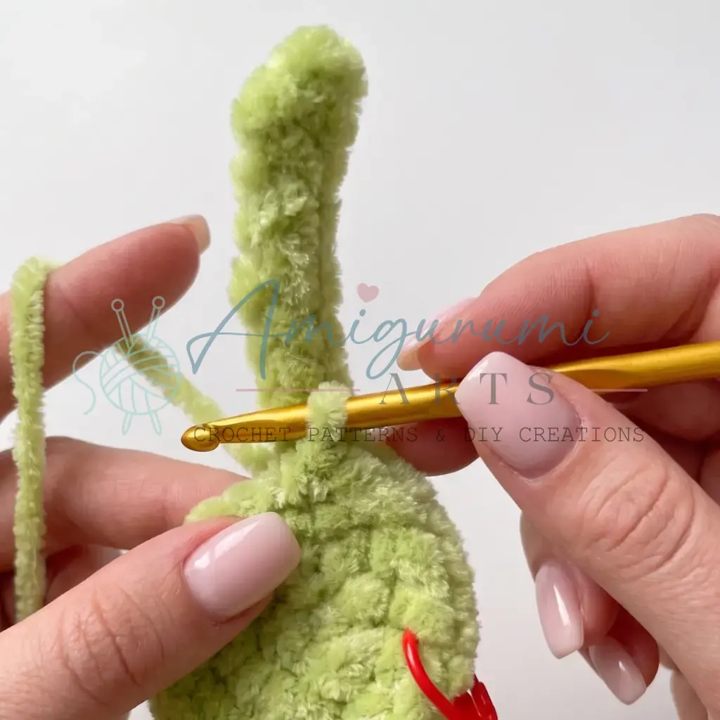 dancer frog amigurumi crochet project crochet project detail 11