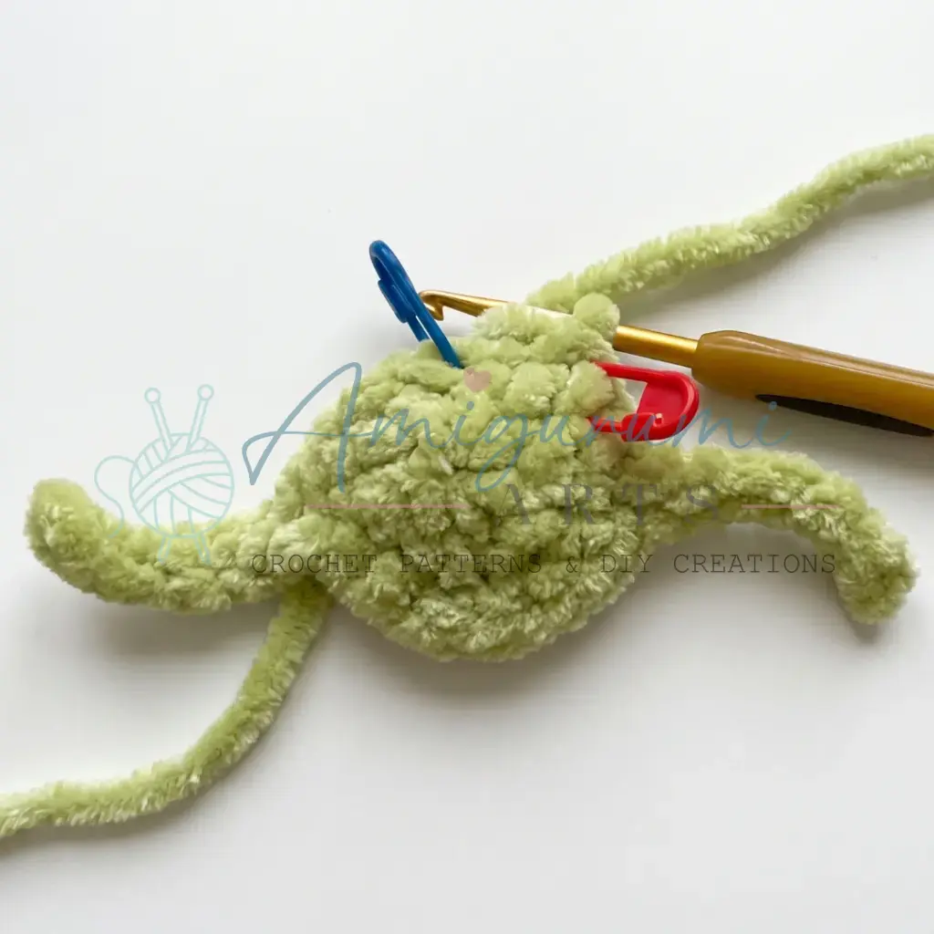 dancer frog amigurumi crochet project crochet project detail 12