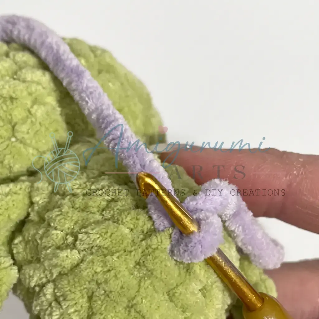 dancer frog amigurumi crochet project crochet project detail 23