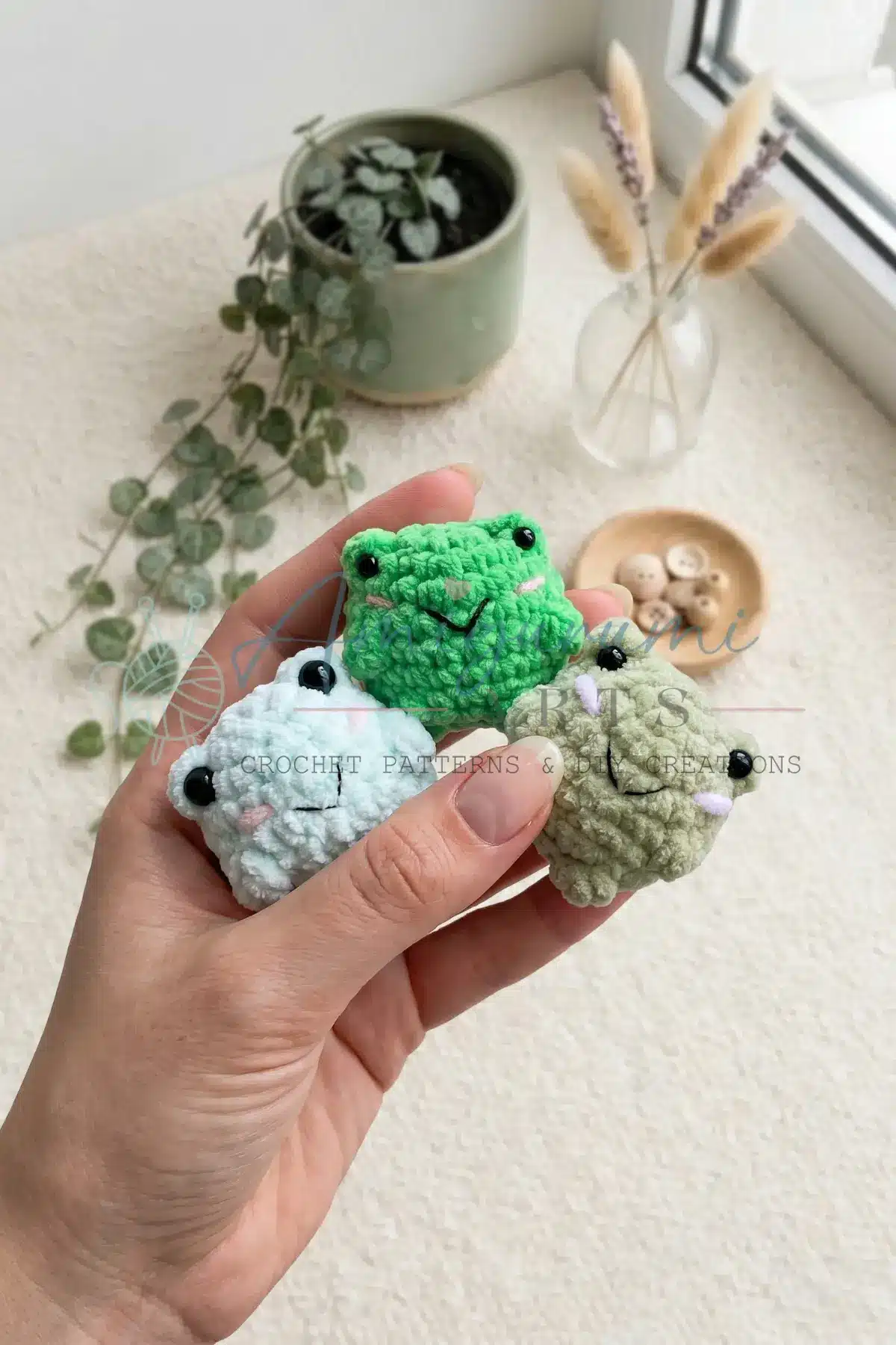 dancer frog amigurumi crochet project crochet project detail 8