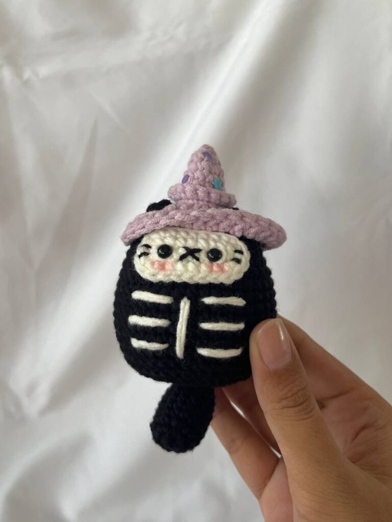 halloween cat amigurumi crochet project crochet project detail 3