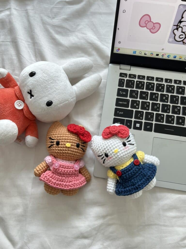 hello kitty amigurumi crochet project crochet project detail 2
