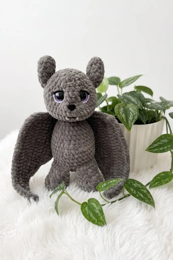 little bat amigurumi - featured image