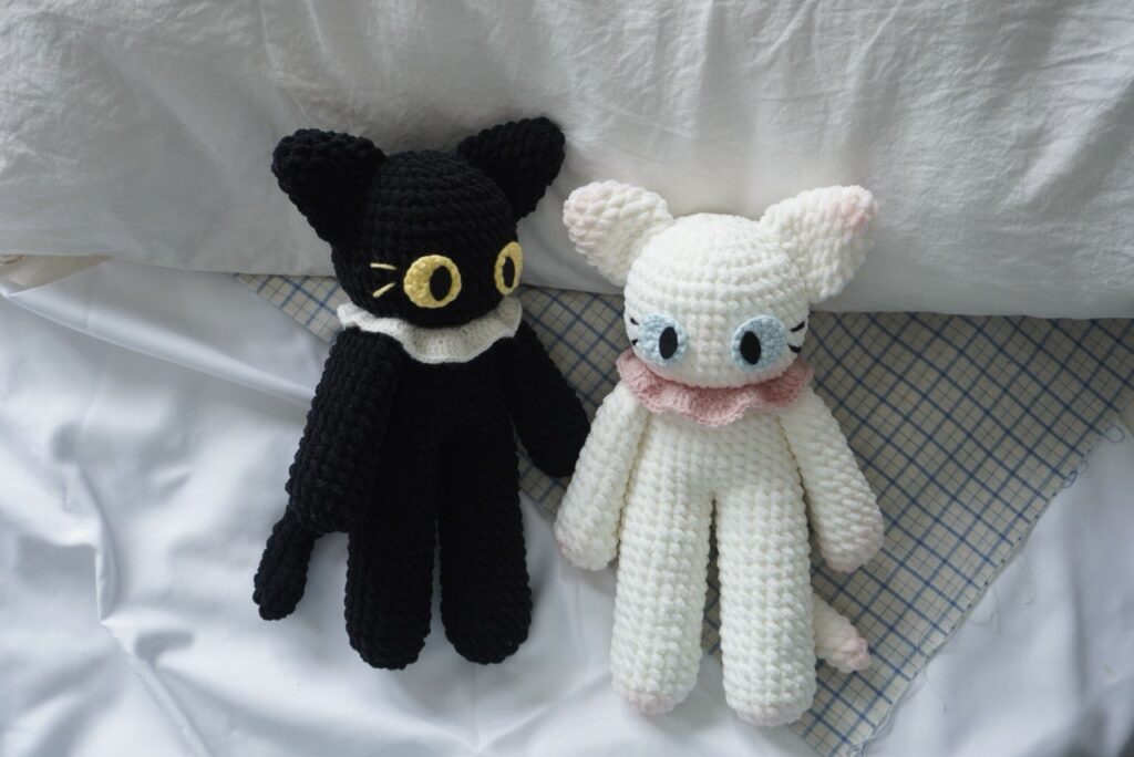 long cat amigurumi - featured image