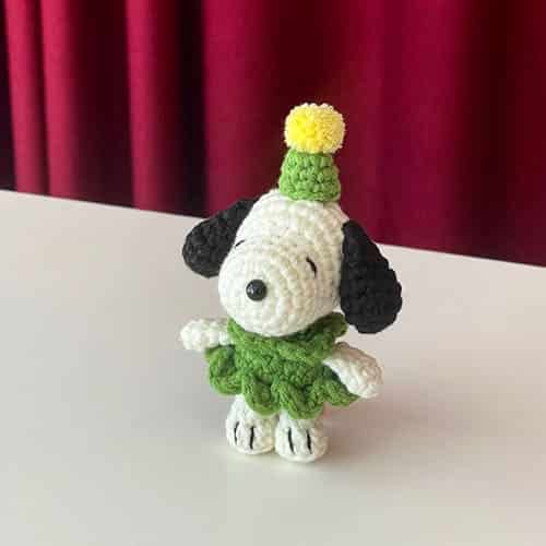 mini snoopy crochet pattern - featured image