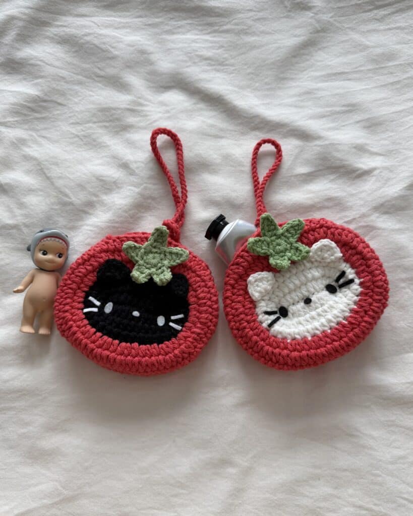 no-sew tomato cat pouch - featured image