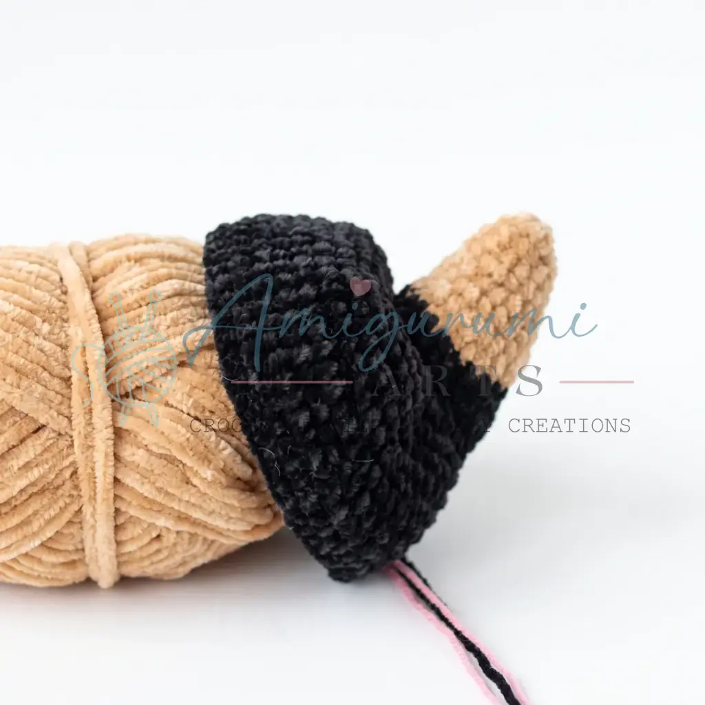 Skunk Skuni Amigurumi crochet project crochet project detail 8