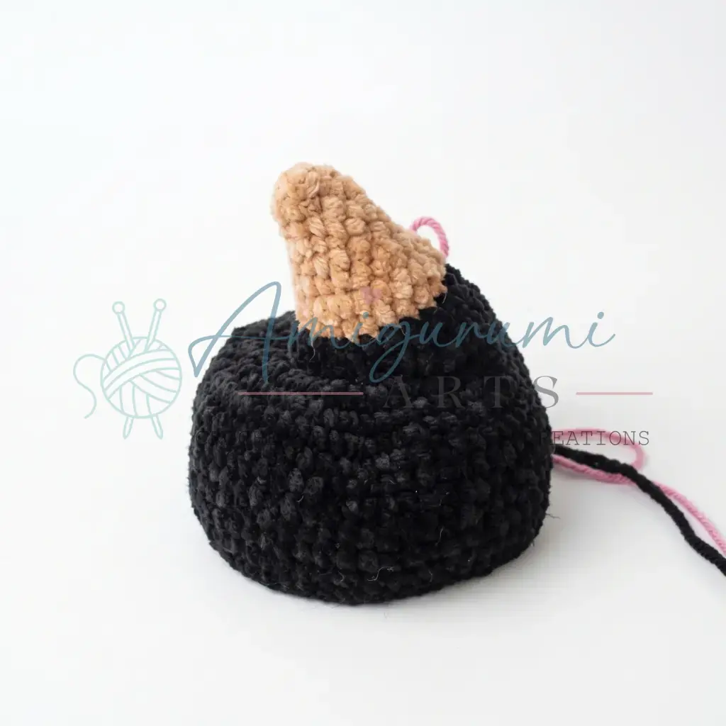 Skunk Skuni Amigurumi crochet project crochet project detail 10