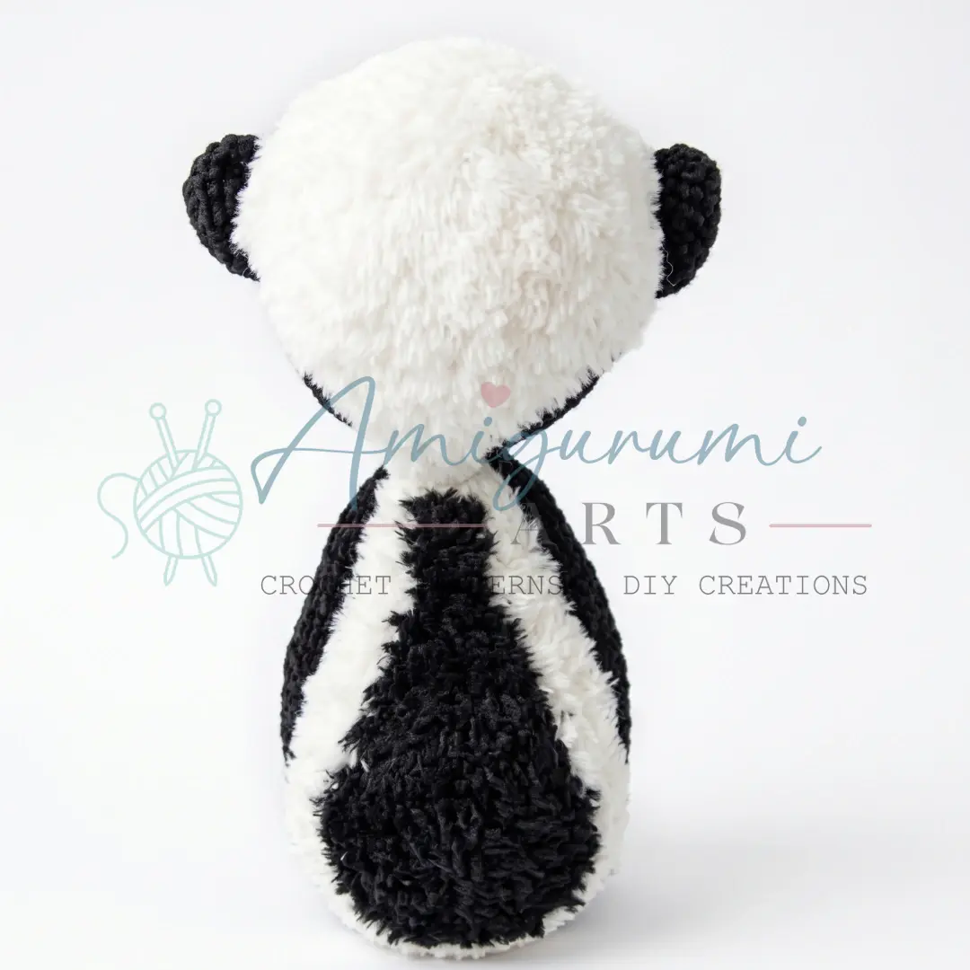 Skunk Skuni Amigurumi crochet project crochet project detail 1